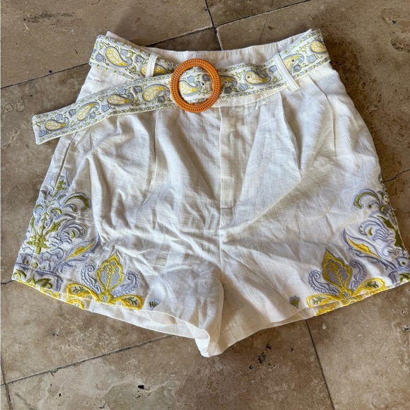 MOTF XS ladies embroidered Lennon shorts, beautiful condition - Picture 2 of 11